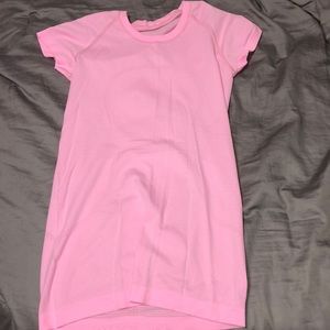 Lululemon swiftly tech short sleeve